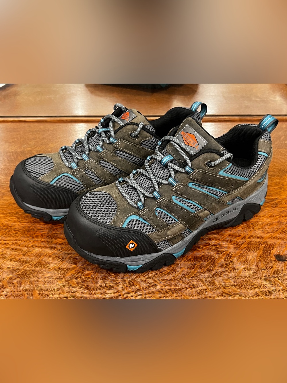Men's Outdoor Hiking Shoes - Olive with Teal Accents